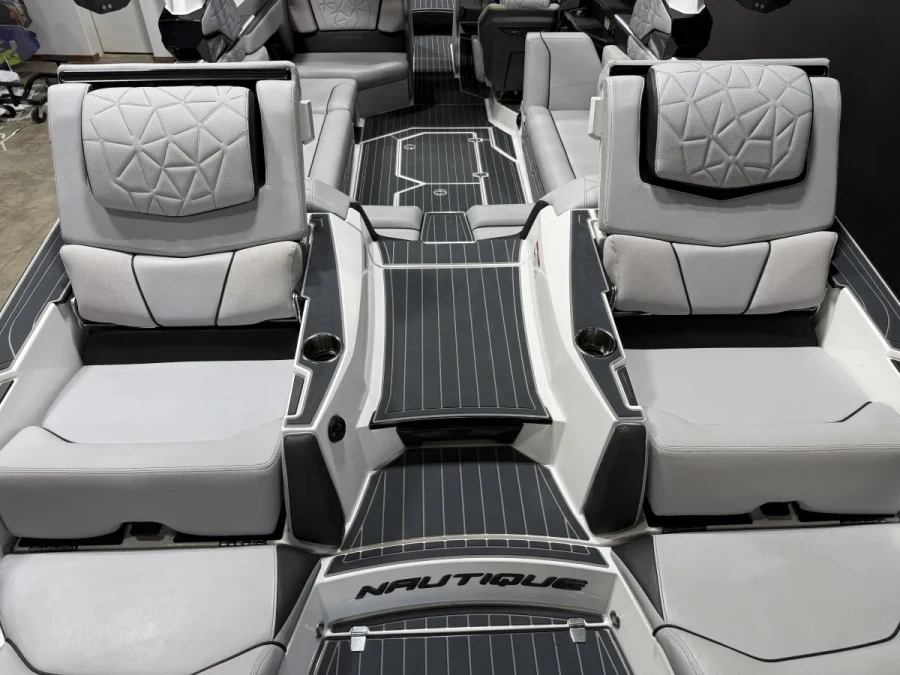2022-nautique-g25-paragon-141226-image8.webp