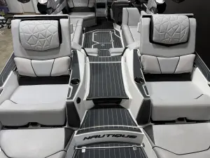 2022-nautique-g25-paragon-141226-image8.webp