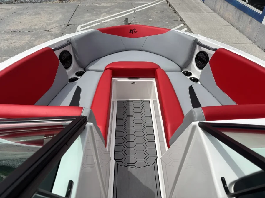2024-mastercraft-nxt23-141229-image0.webp