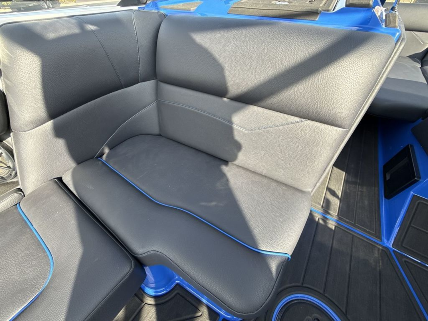 2025 MOOMBA Mojo