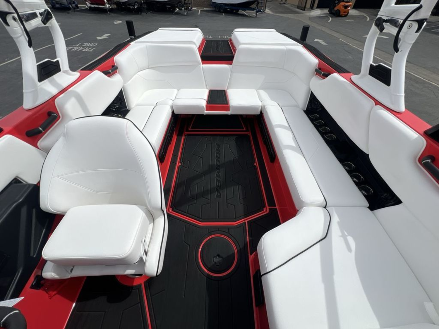 2025 MOOMBA Max