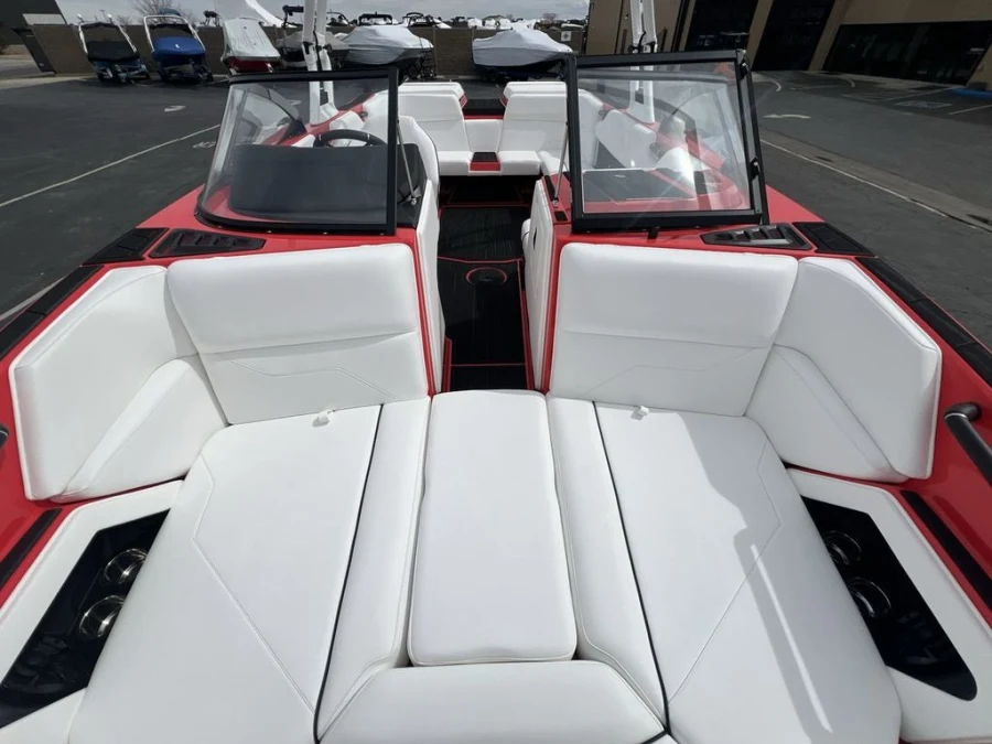 2025-moomba-max-141236-image16