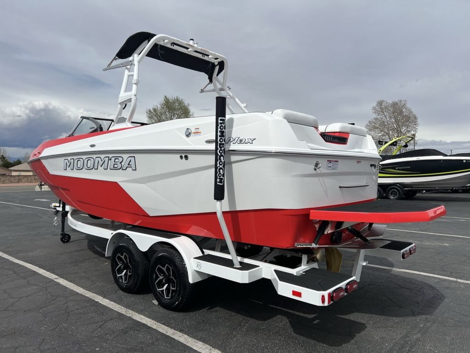 2025 MOOMBA Max