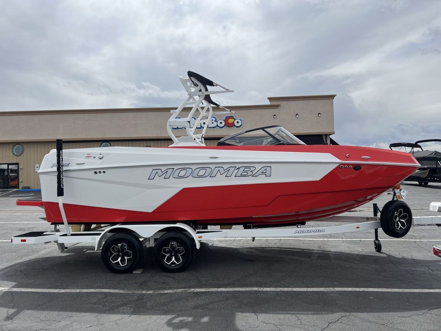 2025 MOOMBA Max