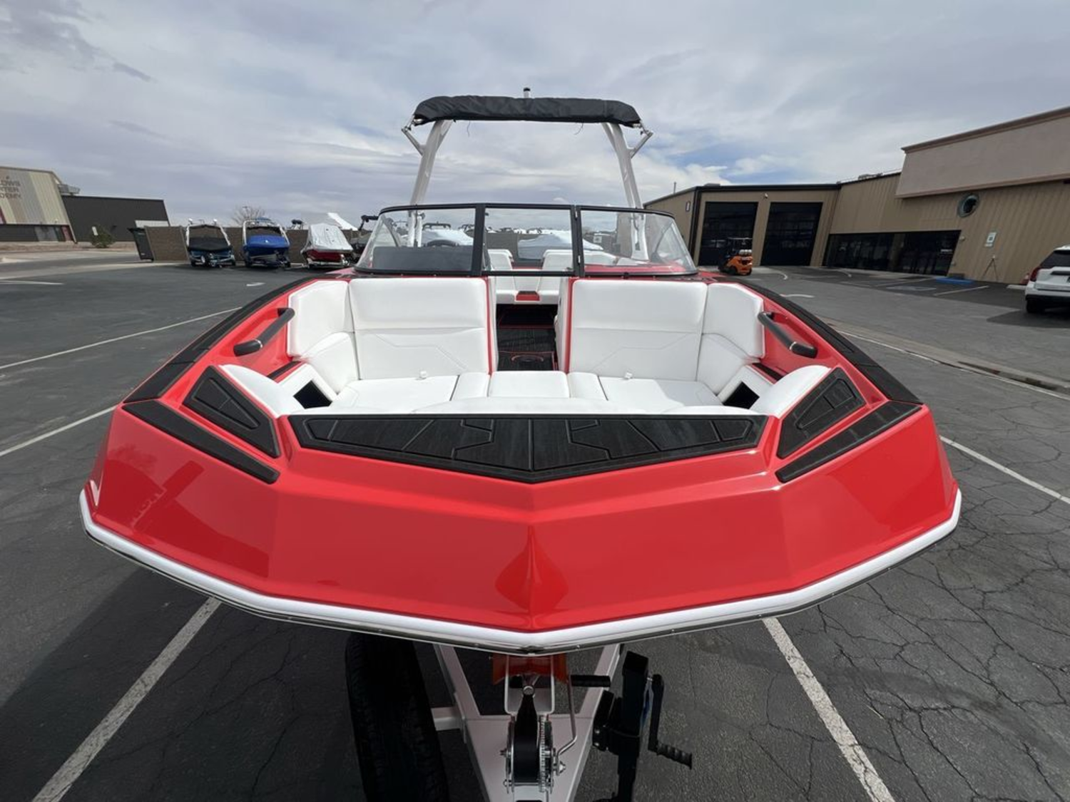 2025 MOOMBA Max