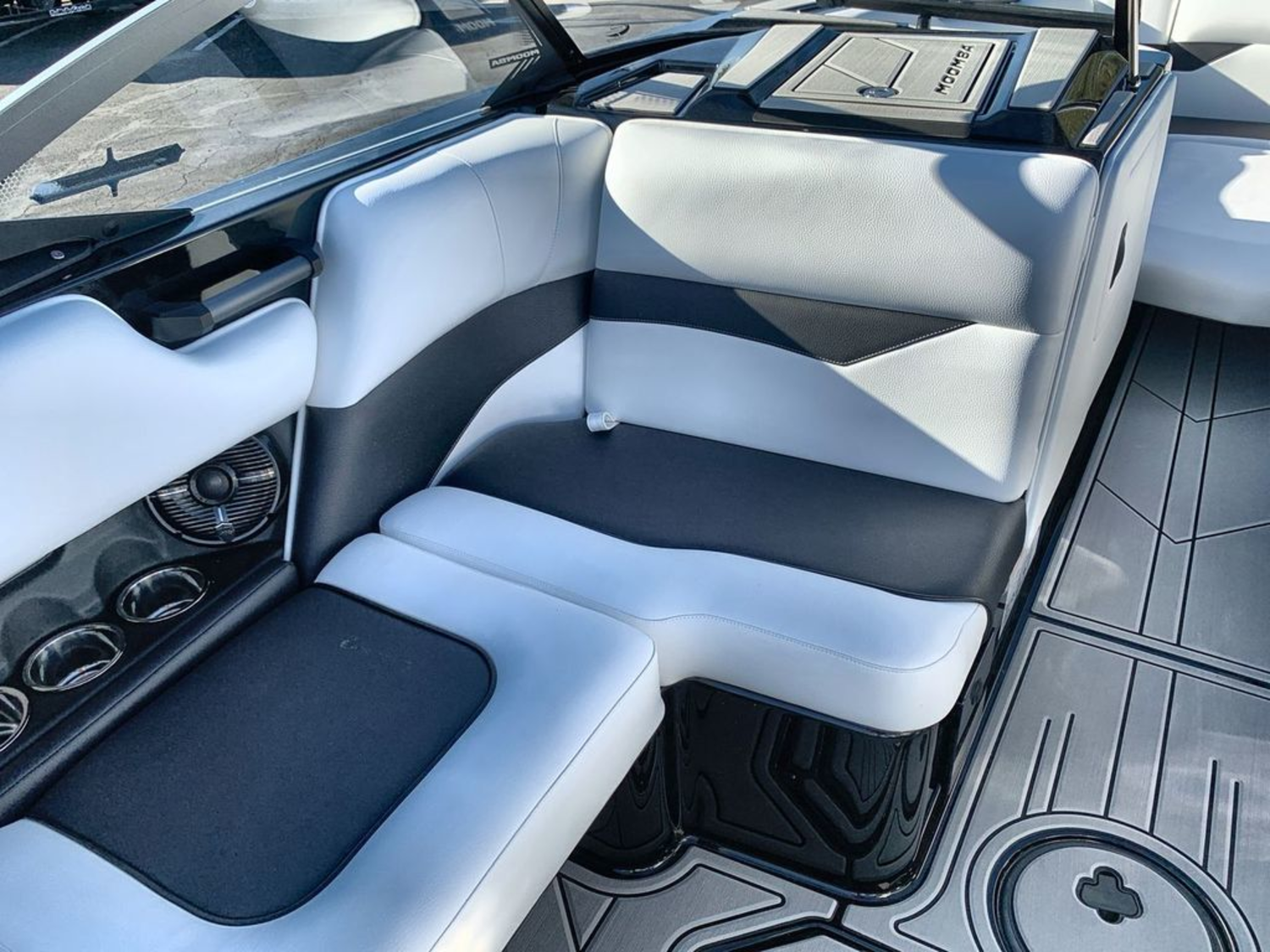 2026 MOOMBA Mojo