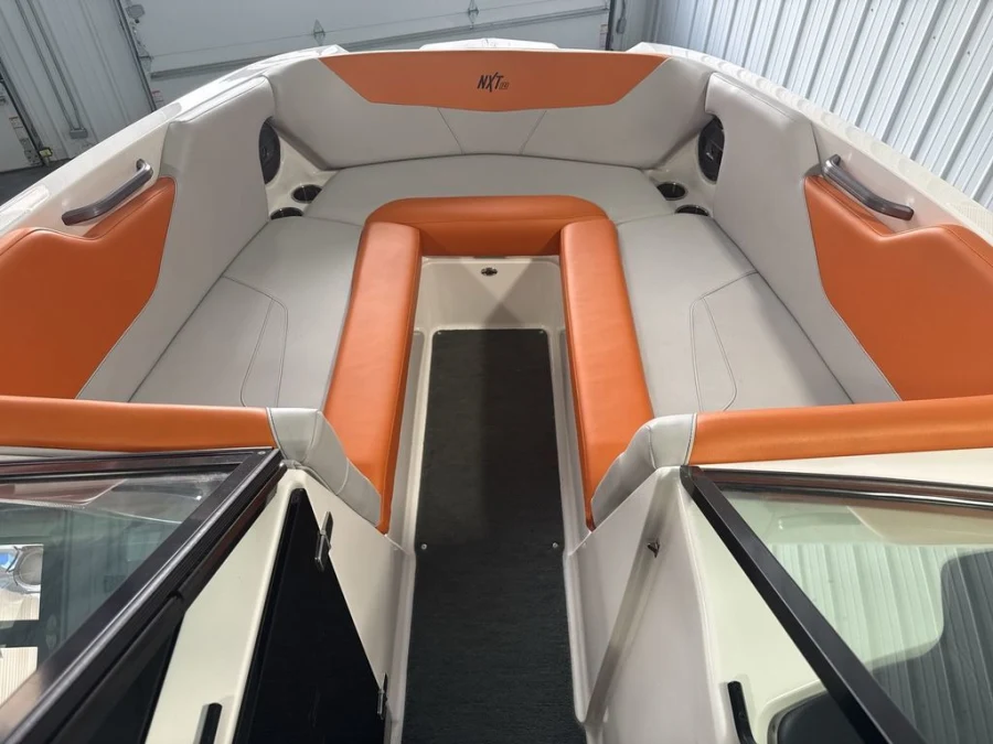 2021-mastercraft-nxt24-141247-image11