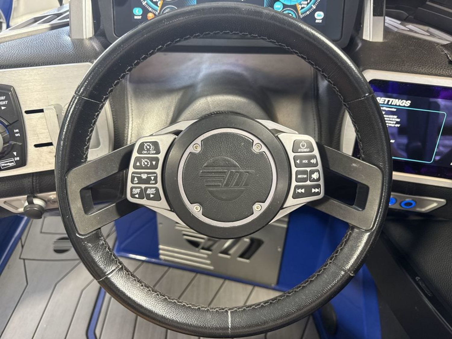 2016 Malibu Boats M235