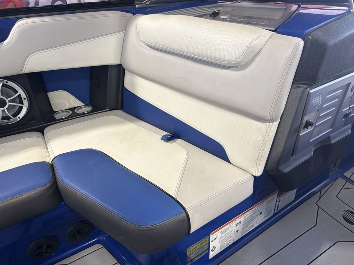 2016 Malibu Boats M235