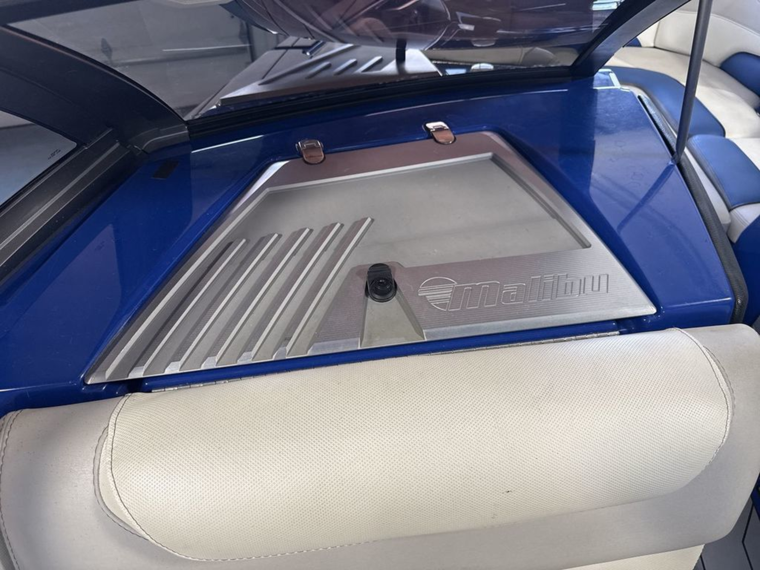 2016 Malibu Boats M235
