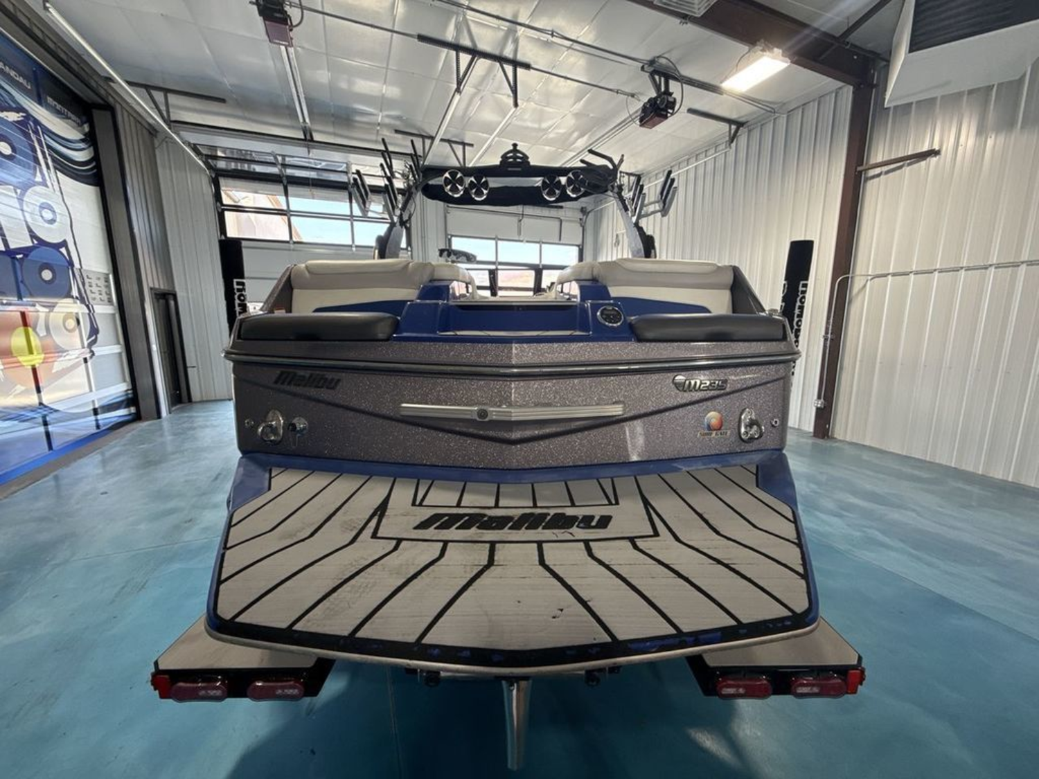 2016 Malibu Boats M235