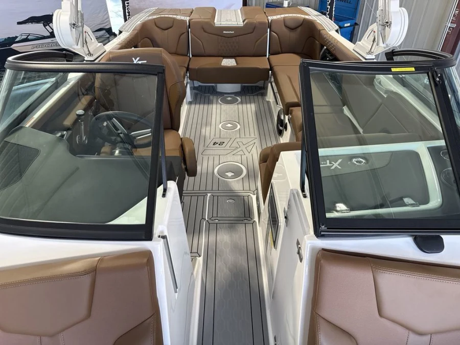 2026-mastercraft-xt24-141256-image12