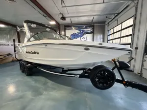 2026-mastercraft-xt24-141256-image1