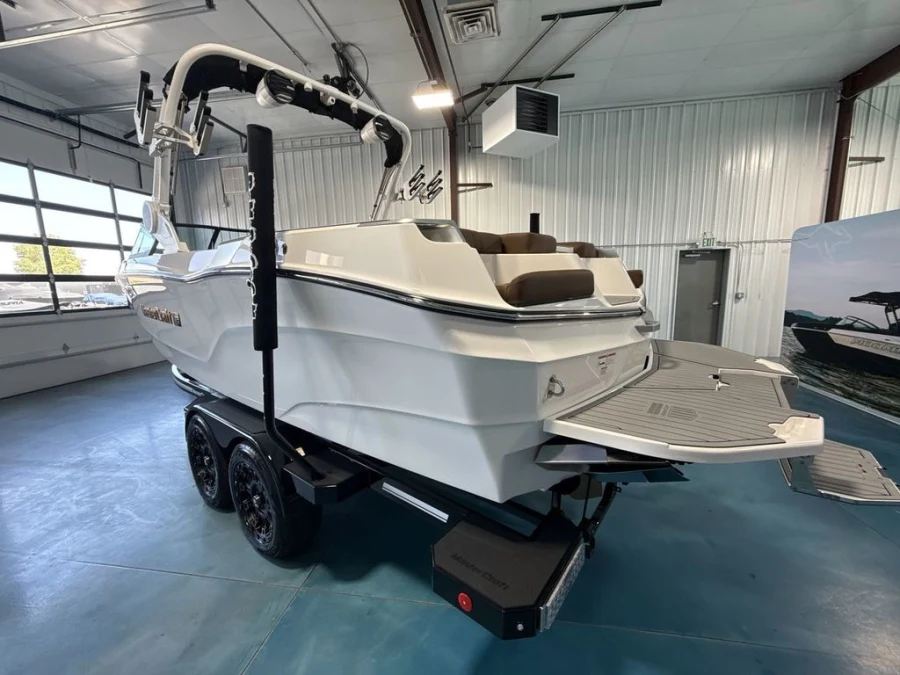2026-mastercraft-xt24-141256-image4