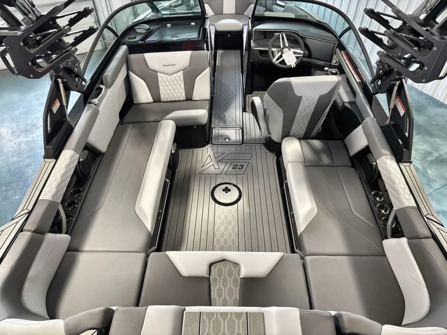 2026-mastercraft-xt23-141293-image10
