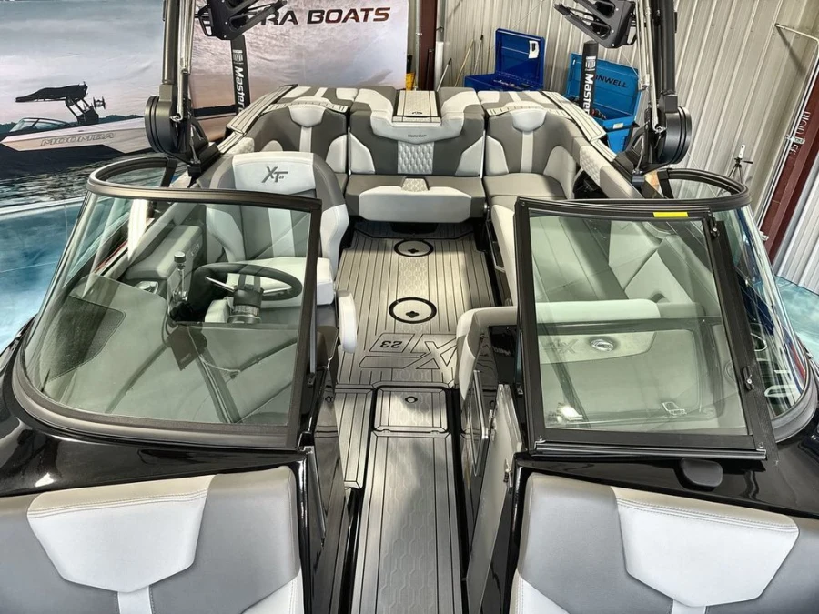 2026-mastercraft-xt23-141293-image12