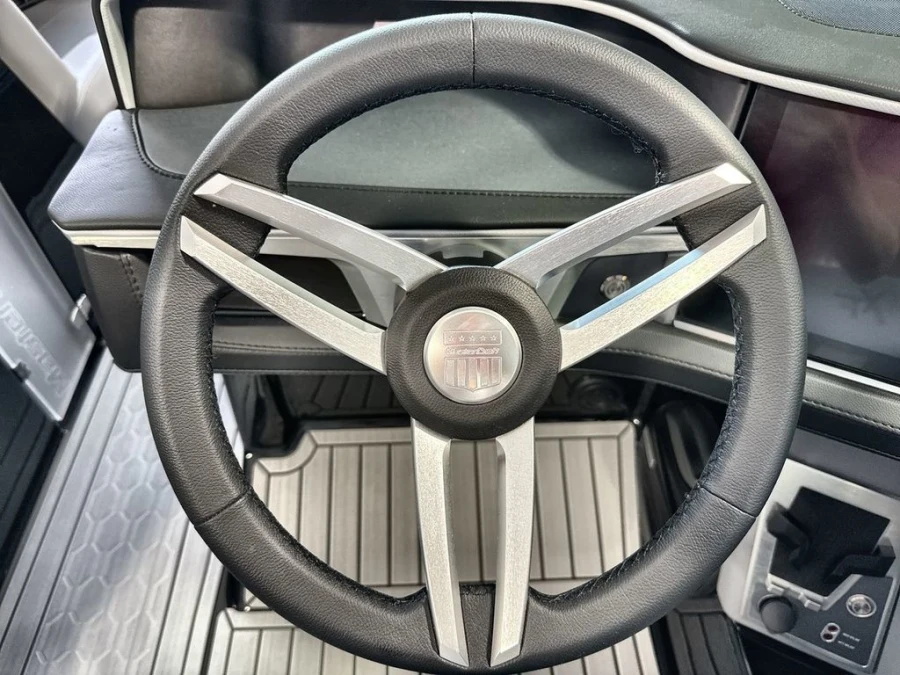 2026-mastercraft-xt23-141293-image14
