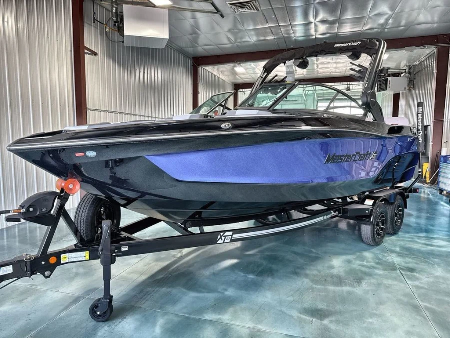 2026-mastercraft-xt23-141293-image3
