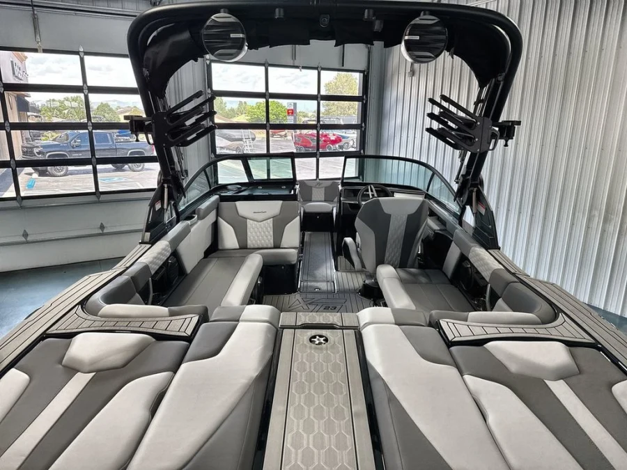 2026-mastercraft-xt23-141293-image9
