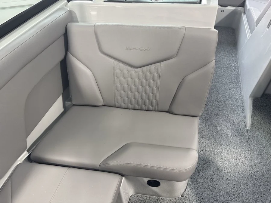 2026-mastercraft-xt24-141294-image16