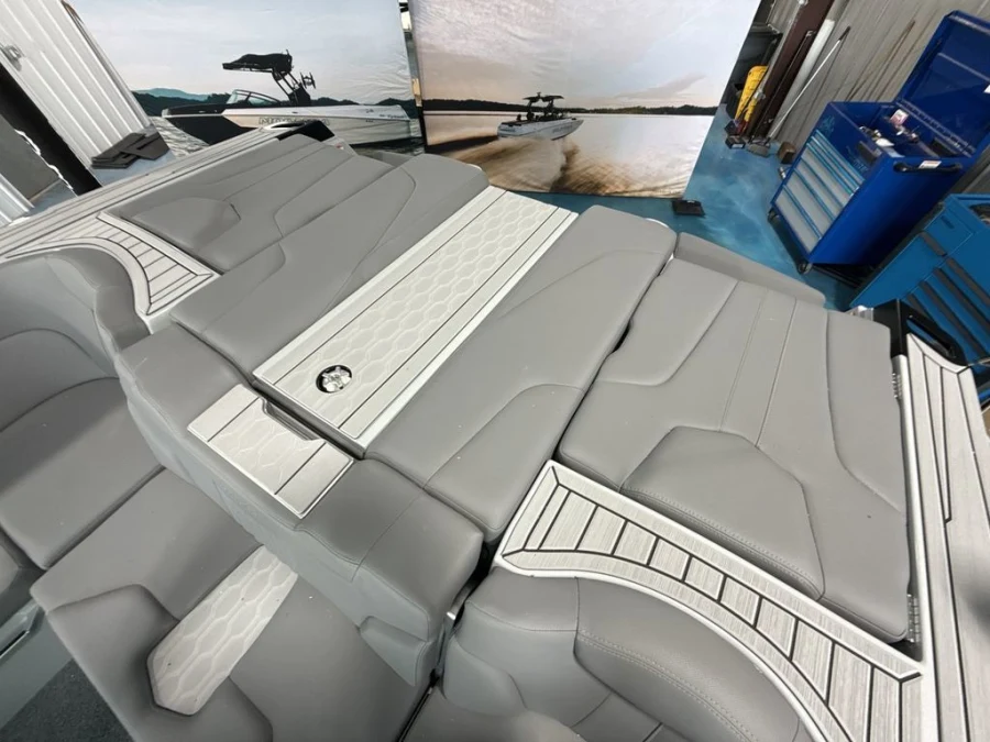 2026-mastercraft-xt24-141294-image18