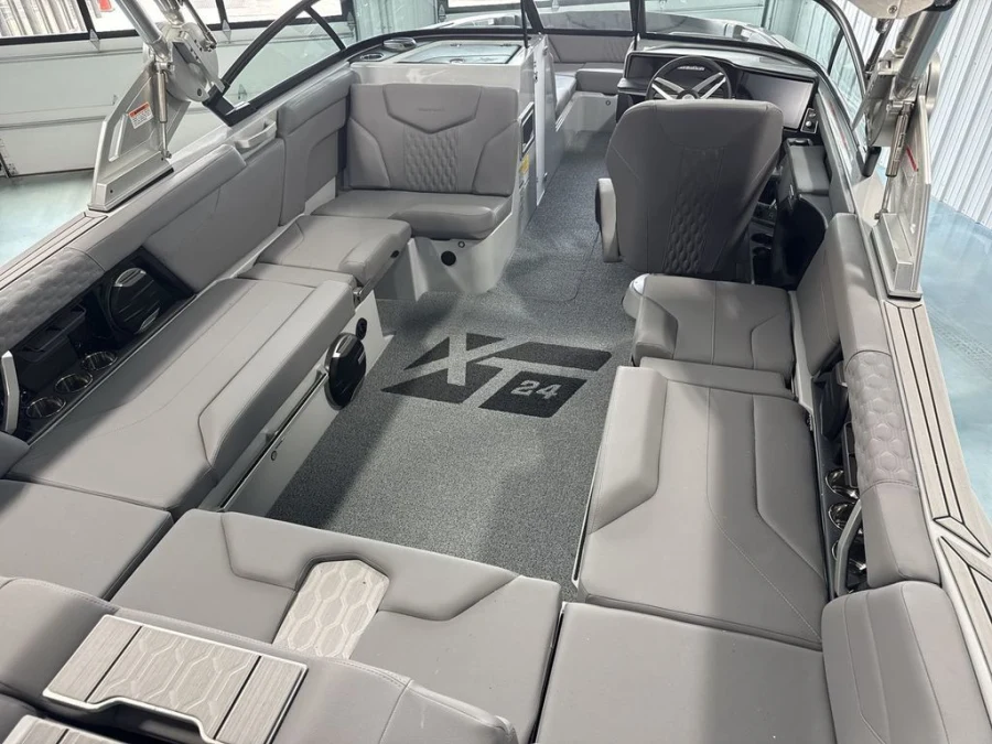 2026-mastercraft-xt24-141294-image9