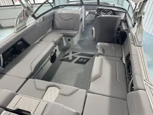 2026-mastercraft-xt24-141294-image9