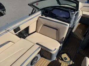 2022-mastercraft-x-star-141307-image7.webp