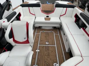 2016-nautique-g23-141313-image9.webp