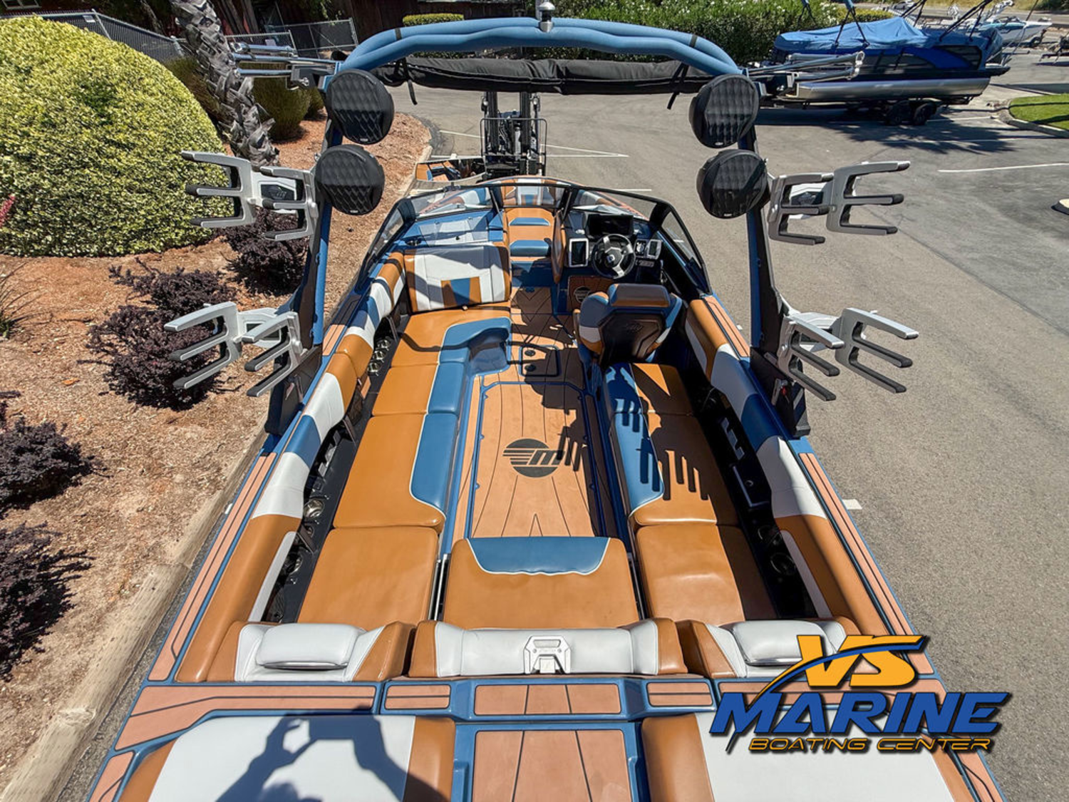 2023 Malibu Boats 23 LSV
