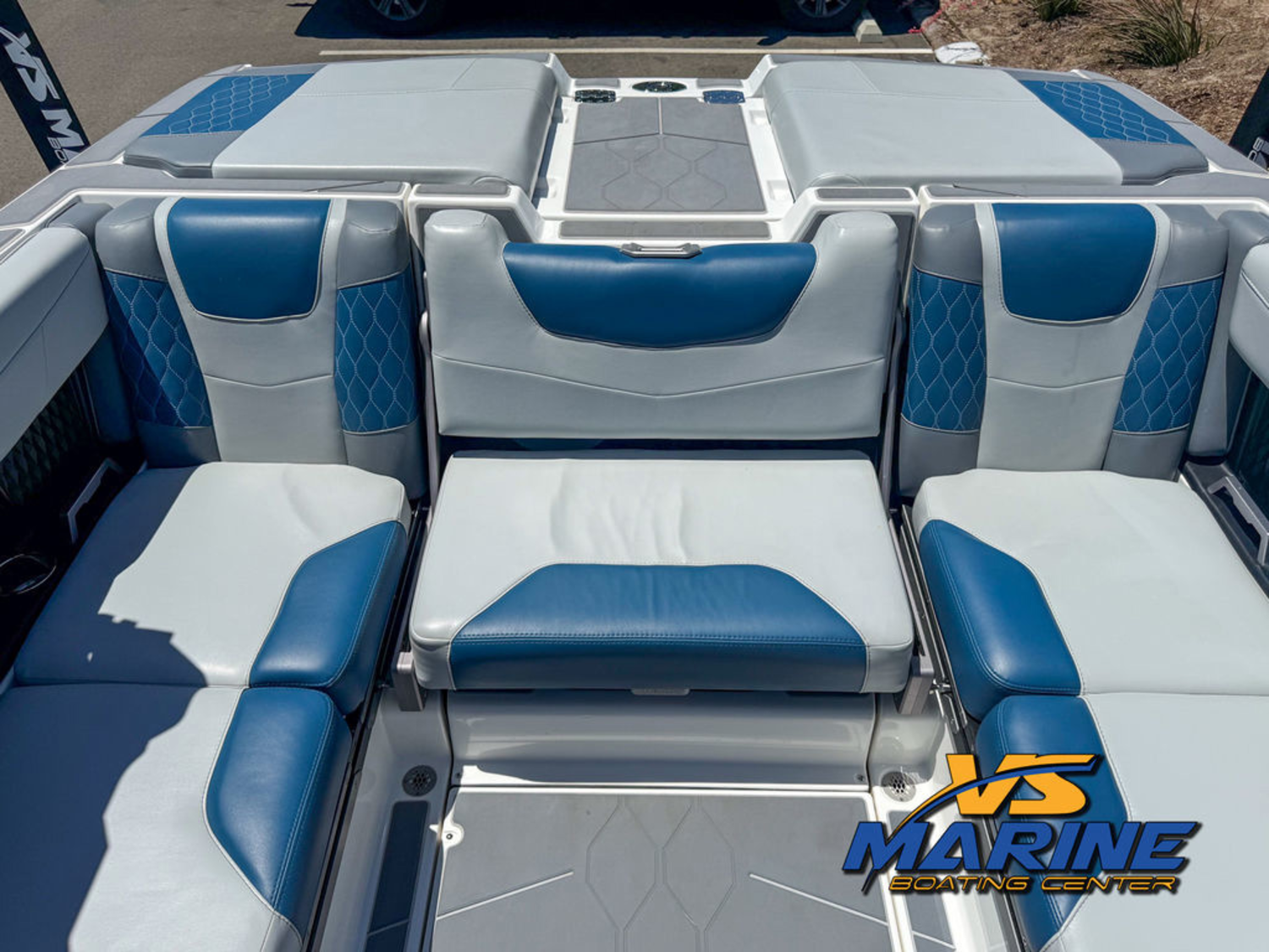 2023 Malibu Boats M220