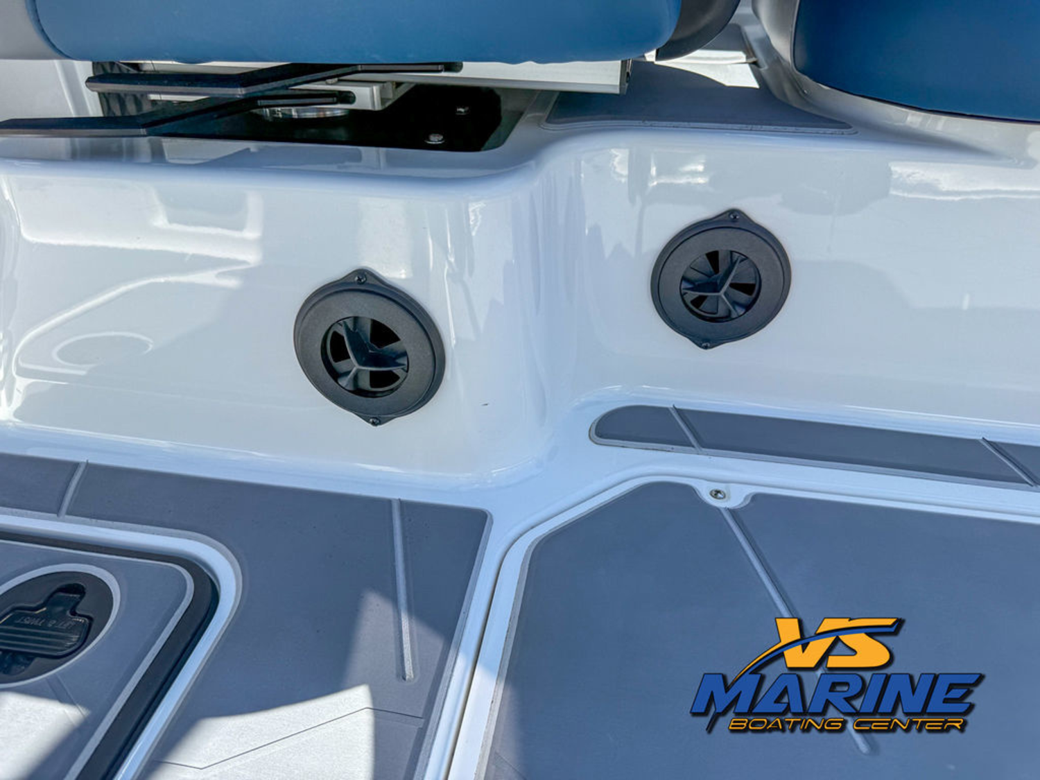 2023 Malibu Boats M220