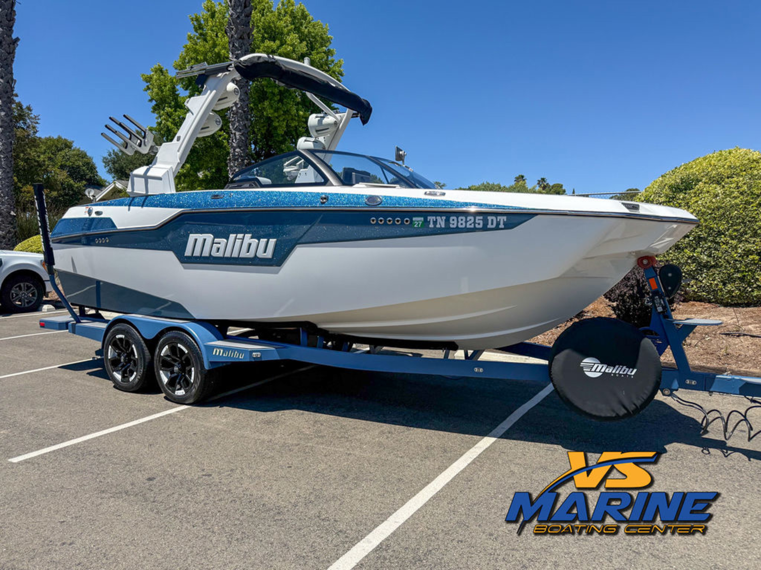 2023 Malibu Boats M220