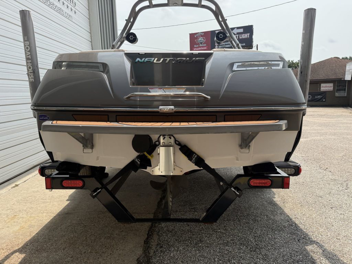 2013 Nautique 200