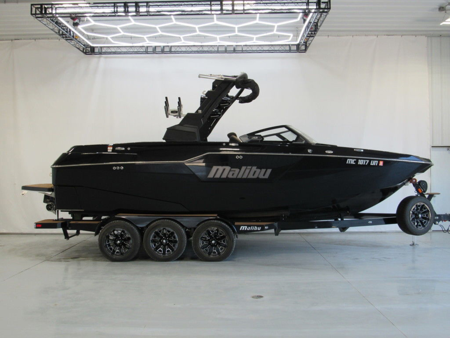 2020 Malibu Boats M240