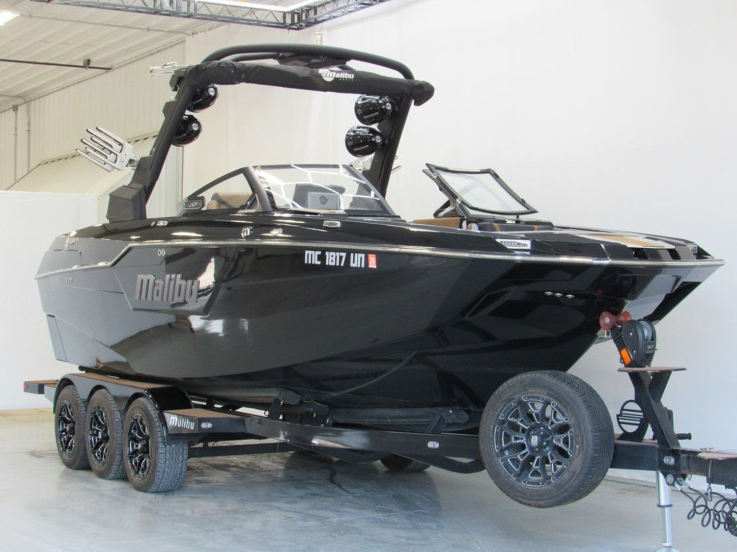 2020 Malibu Boats M240
