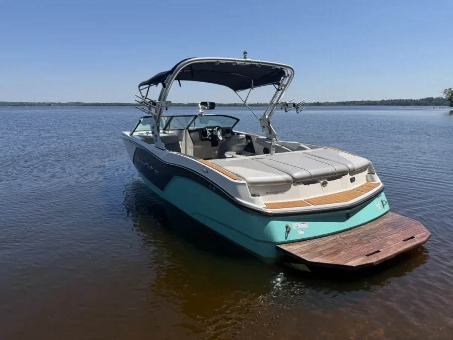 2019-mastercraft-nxt22-141382-image3.webp