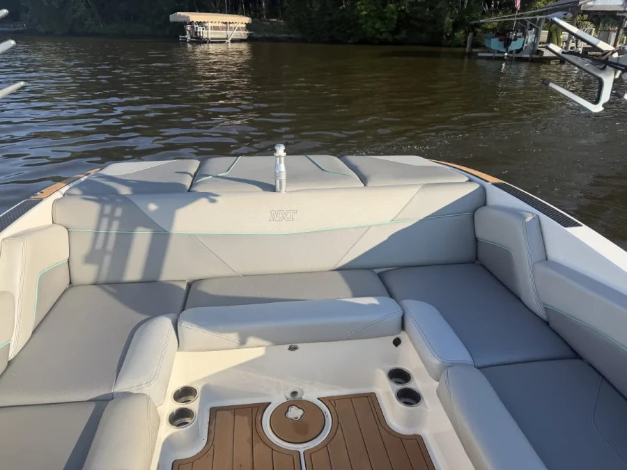 2019-mastercraft-nxt22-141382-image4.webp
