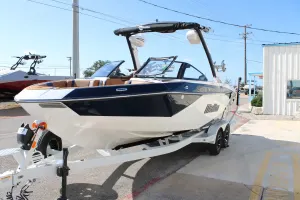 2026-malibu-wakesetter-23-lsv-141389-image3.webp