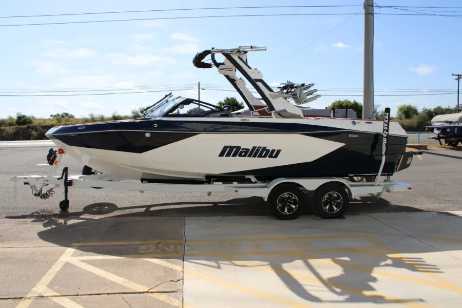 2026-malibu-wakesetter-23-lsv-141389-image4.webp