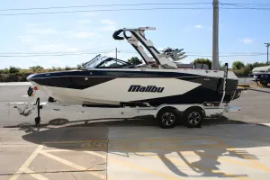 2026-malibu-wakesetter-23-lsv-141389-image4.webp
