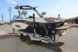 2026-malibu-wakesetter-23-lsv-141389-image5.webp