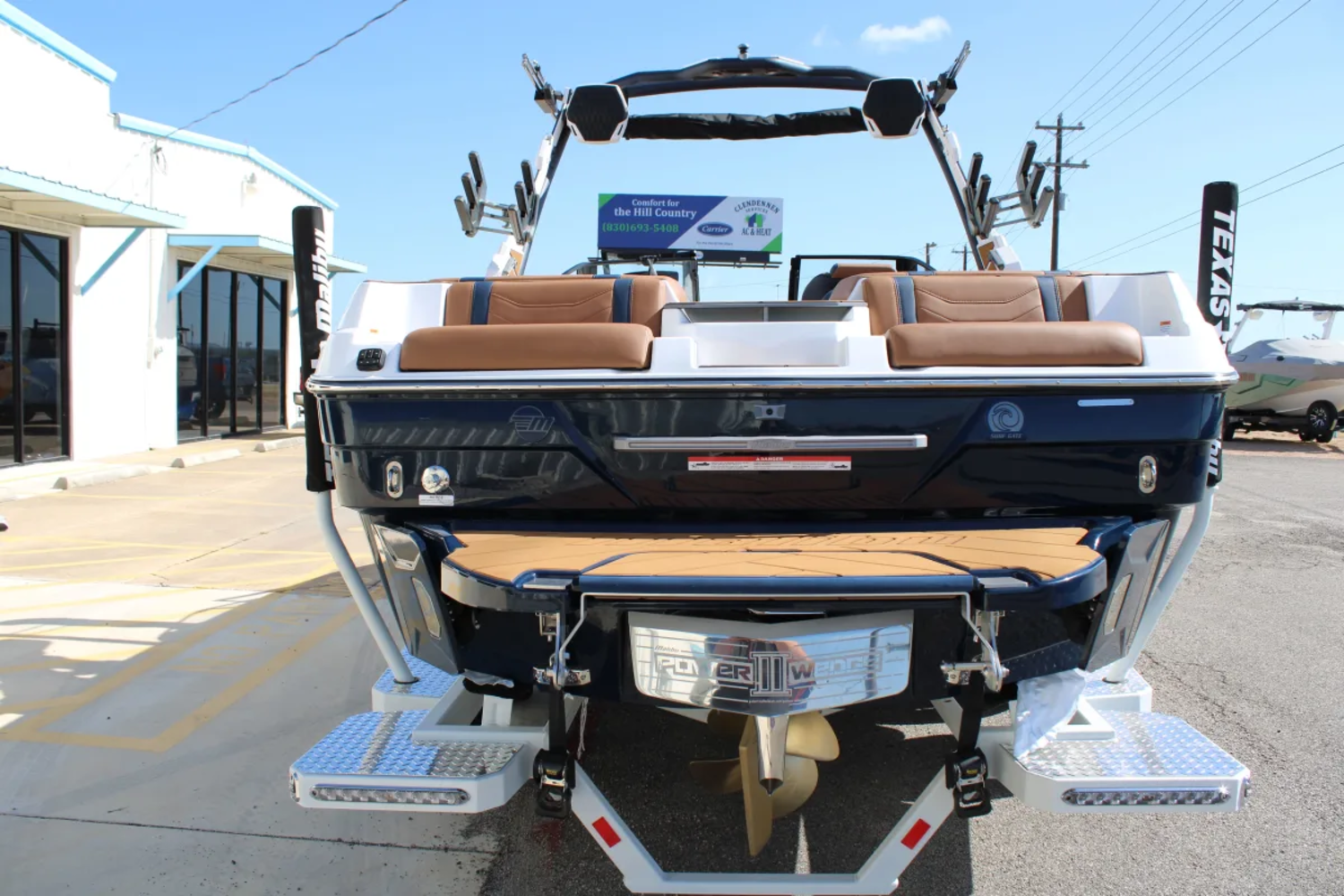 2026 Malibu 23 LSV