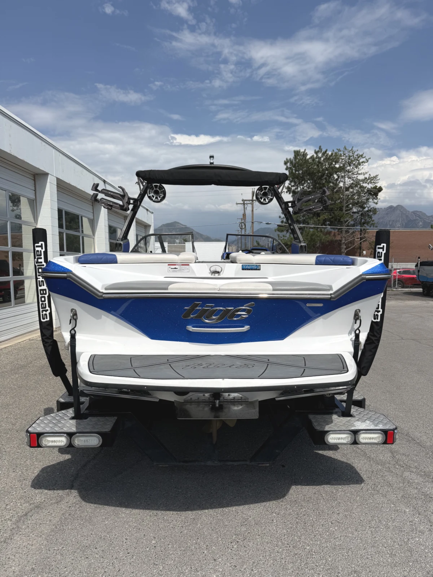 2018 23' Tige R23 Bowrider