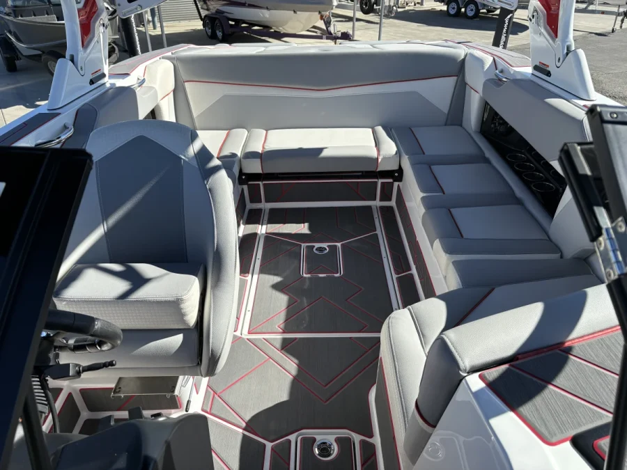 2023-supreme-s220-141397-image2.webp
