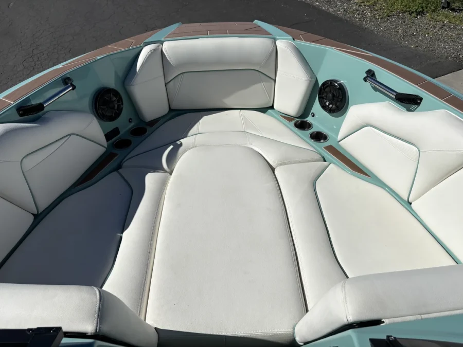 2022-centurion-vi24-141403-image14.webp