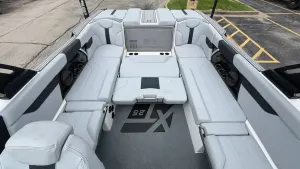 2024-mastercraft-xt25-141406-image10.webp