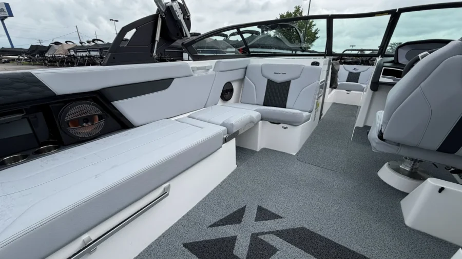 2024-mastercraft-xt25-141406-image12.webp