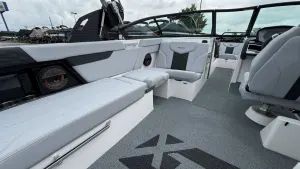 2024-mastercraft-xt25-141406-image12.webp