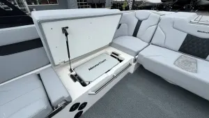 2024-mastercraft-xt25-141406-image15.webp